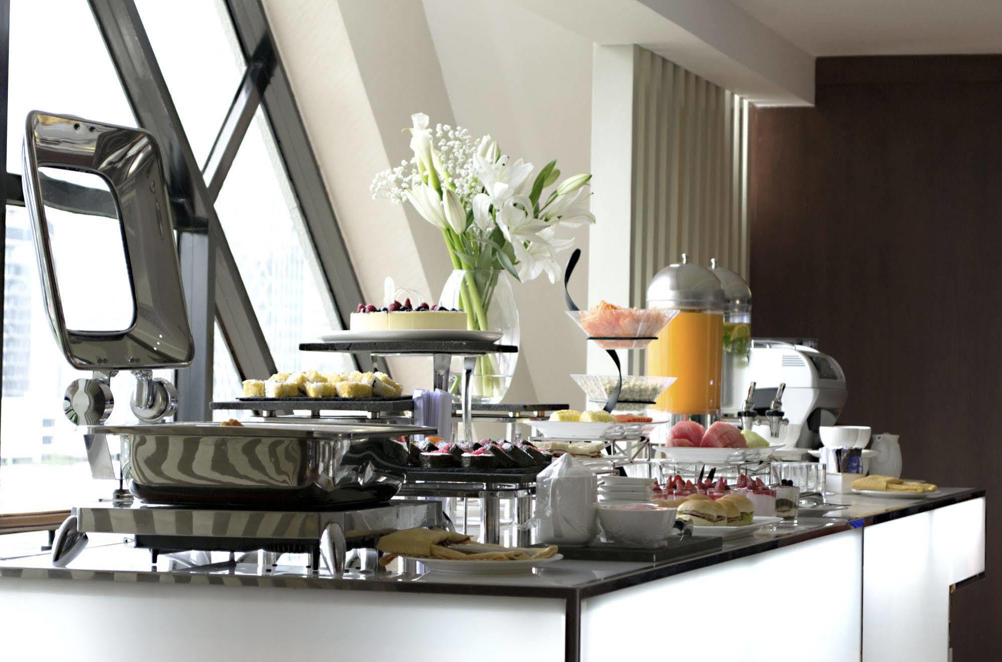Artotel Gelora Senayan Hotel 4*